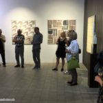 , Besucher der Kunstausstellung Huellas - Spuren von Juan Andereggen, Juan Andereggen