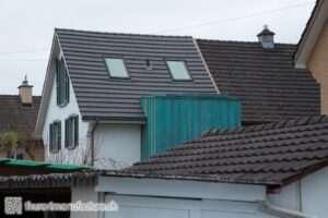 Gaube und Nasszellenkubus – blaugrün patiniert, Einfamilienhaus Effretikon
